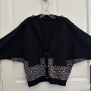 Chic Black and White Cheetah Leopard Patterned Button Front Sweater Cardigan M